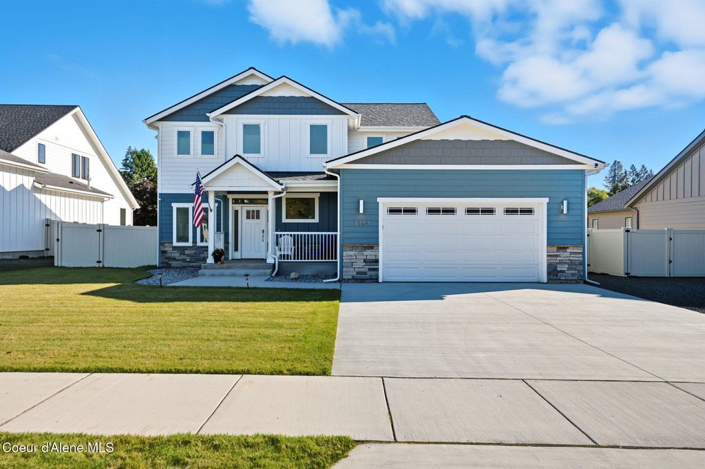 Photo of 1389 Ezra Ave, Hayden, ID 83835 (MLS # 25-10351)