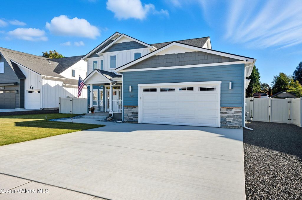 Photo of 1389 Ezra Ave, Hayden, ID 83835 (MLS # 25-10351)