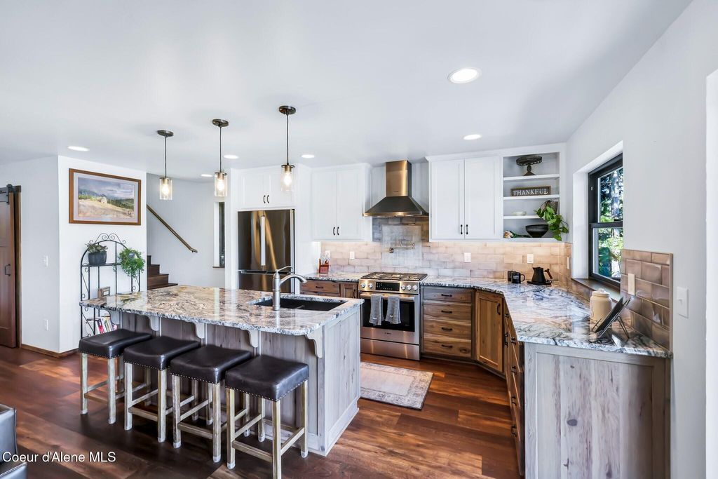 Photo of 115 Lakeview Blvd, Priest River, ID 83856 (MLS # 26-1953)