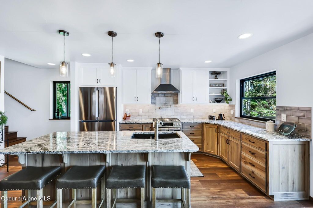 Photo of 115 Lakeview Blvd, Priest River, ID 83856 (MLS # 26-1953)