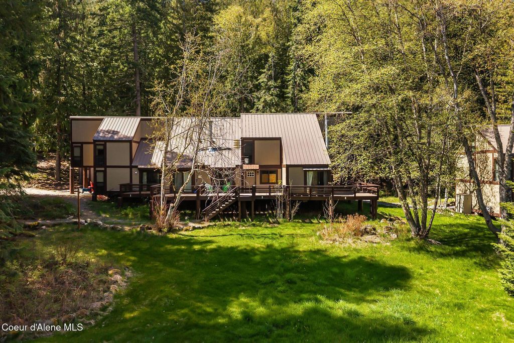 Photo of 140 Snowgoose Ln #UNIT 3, Sandpoint, ID 83864 (MLS # 26-4309)