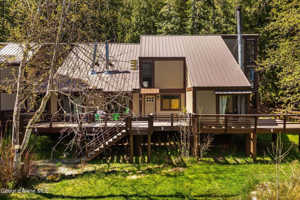 Photo of 140 Snowgoose Ln #UNIT 3, Sandpoint, ID 83864 (MLS # 26-4309)
