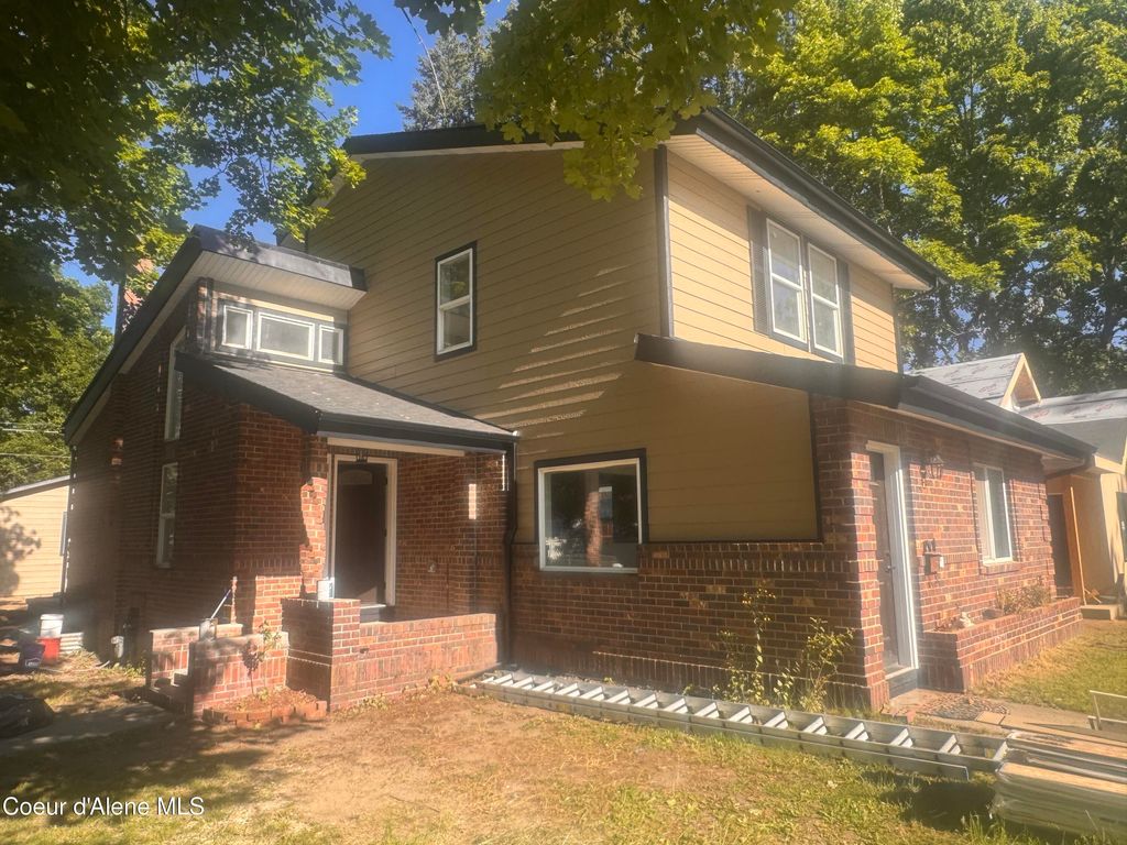 Photo of 1001 6TH ST, Coeur dAlene, ID 83814 (MLS # 26-5732)