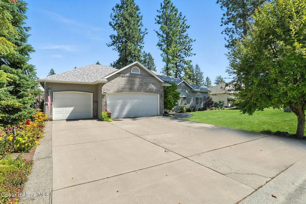 Photo of 6908 East Bluff Bluff, Spokane, WA 99208 (MLS # 26-1632)