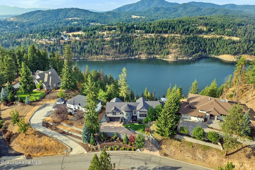 Photo of 3631 Sky Harbor Harbor, Coeur dAlene, ID 83814 (MLS # 25-8882)