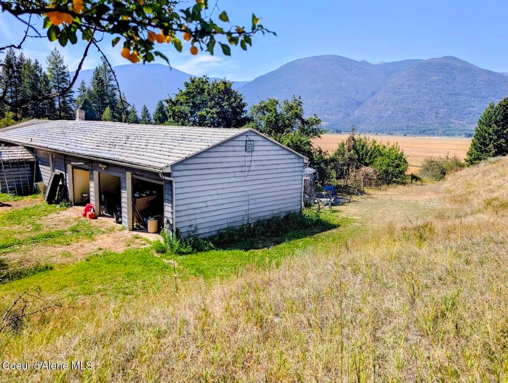 Photo of 2405 Deer Park Park, Bonners Ferry, ID 83805 (MLS # 25-9078)