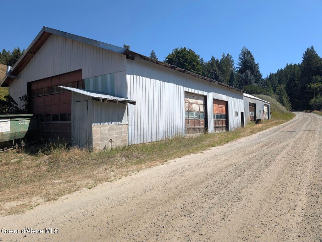 Photo of 2405 Deer Park Park, Bonners Ferry, ID 83805 (MLS # 25-9078)