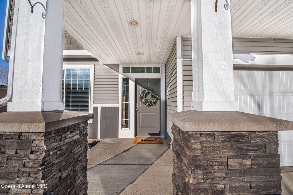 Photo of 1666 Freeland Dr, Coeur dAlene, ID 83815 (MLS # 26-111)