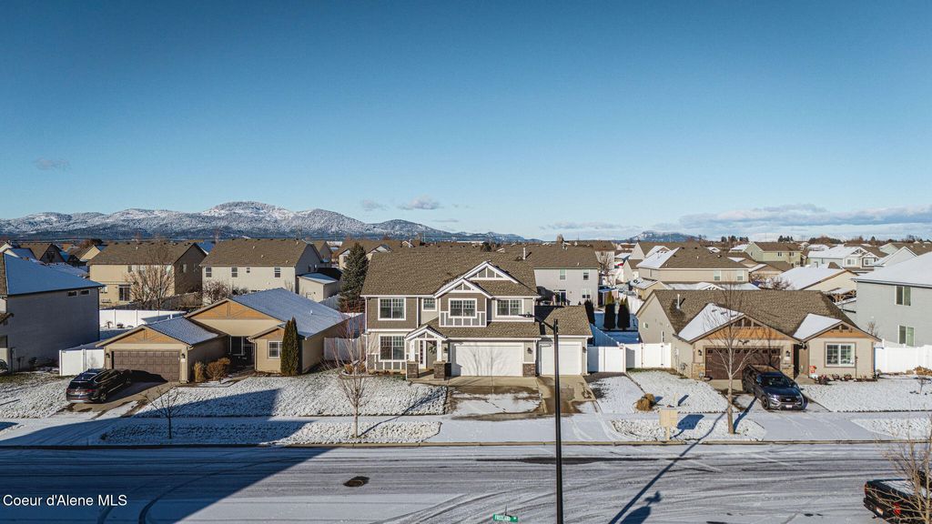 Photo of 1666 Freeland Dr, Coeur dAlene, ID 83815 (MLS # 26-111)