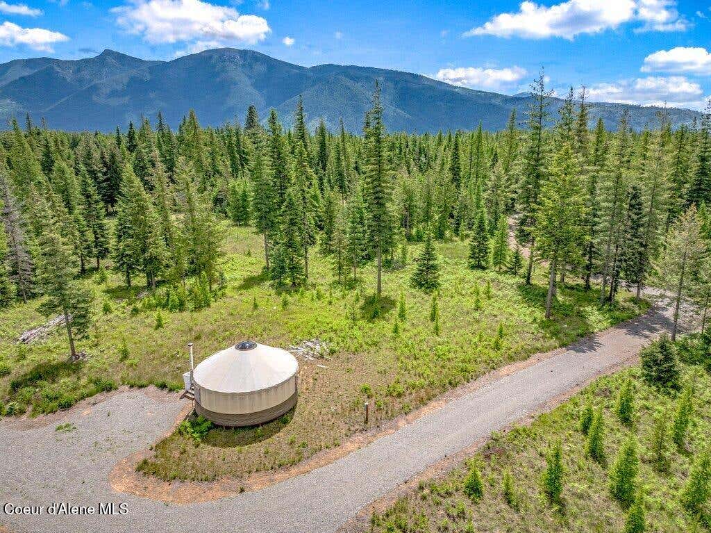 Photo of 317 Treetop Bluff Bluff, Bonners Ferry, ID 83805 (MLS # 26-5970)