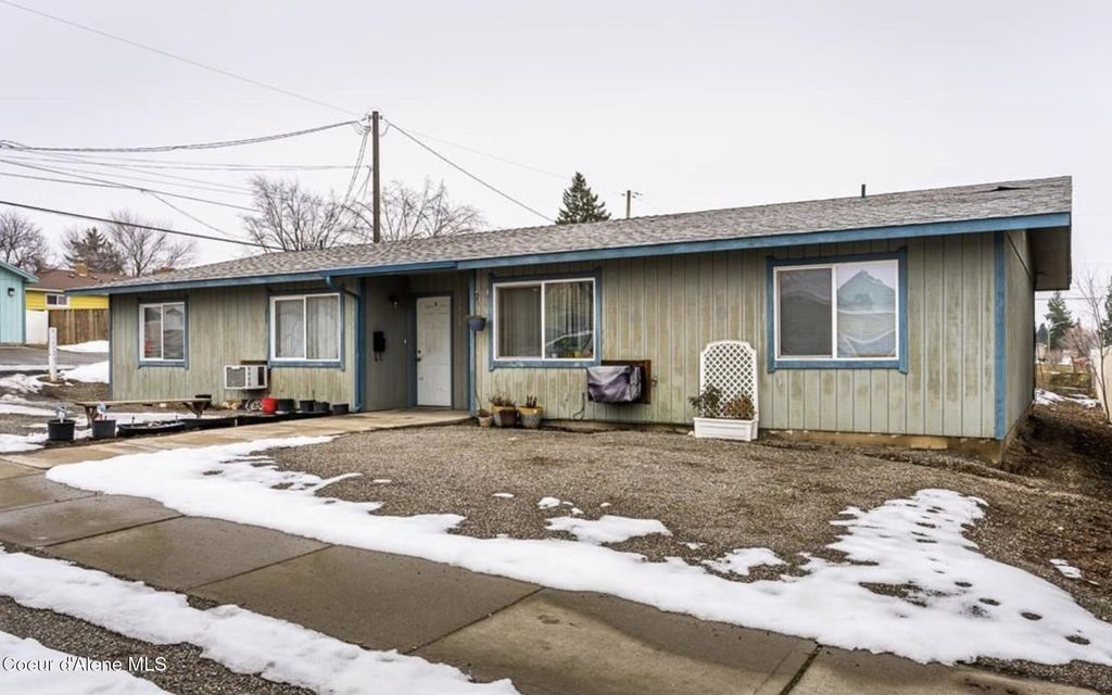 Photo of 3024 Hogan St, Spokane, WA 99207 (MLS # 26-3346)