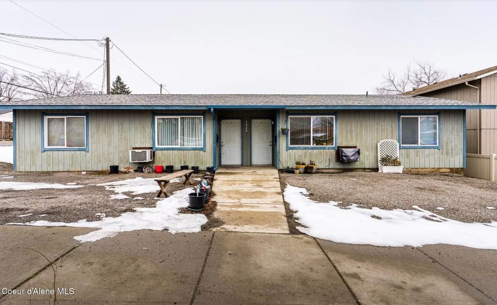 Photo of 3024 Hogan St, Spokane, WA 99207 (MLS # 26-3346)