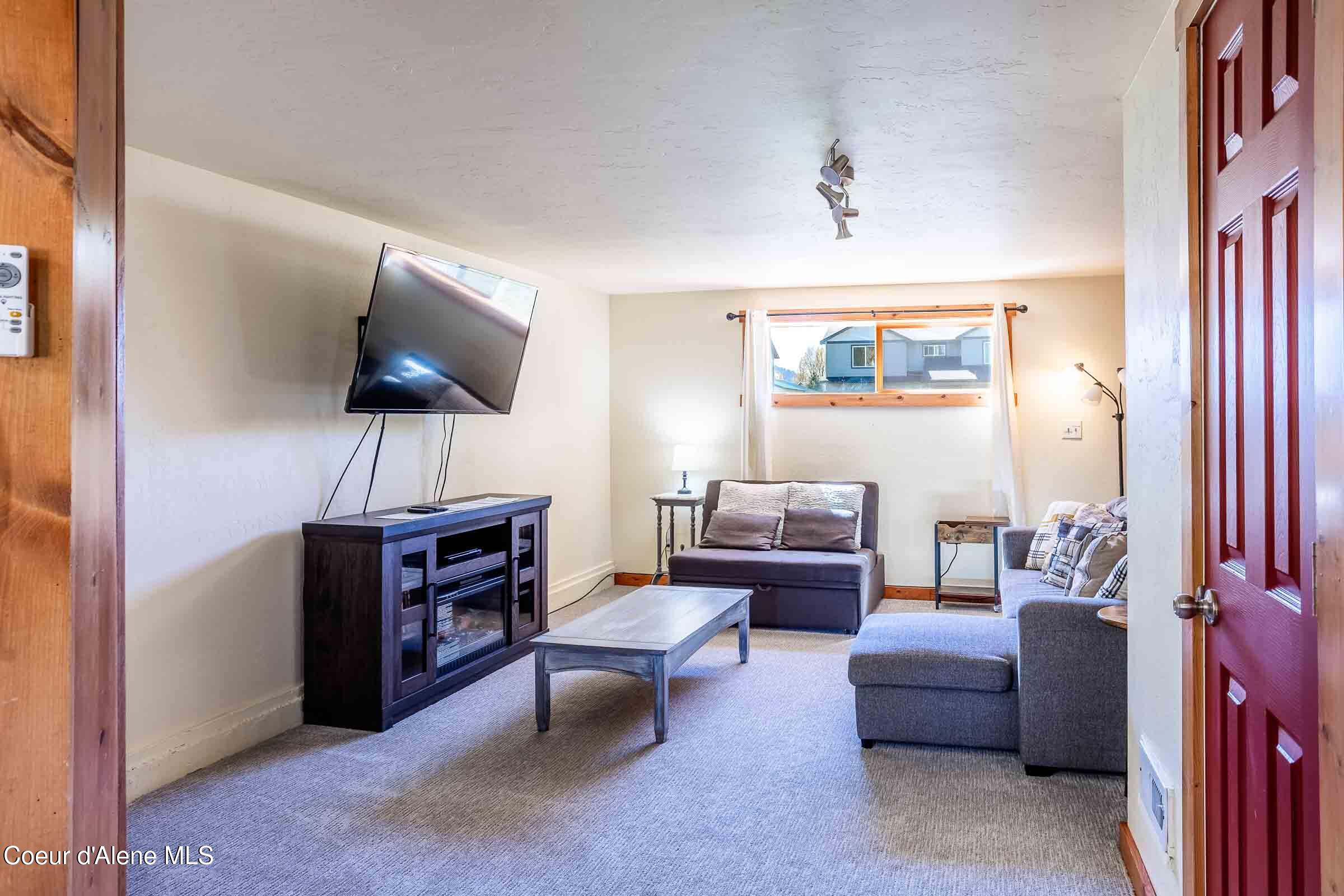 211 4th St, Dover, Alaska image 22