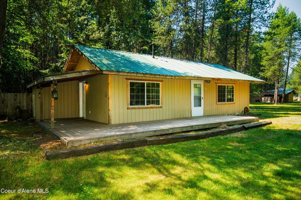 Photo of 206 Artisan Way, Sandpoint, ID 83864 (MLS # 26-2306)