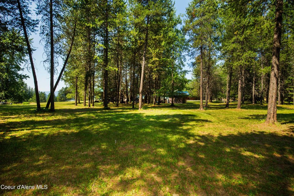 Photo of 206 Artisan Way, Sandpoint, ID 83864 (MLS # 26-2306)