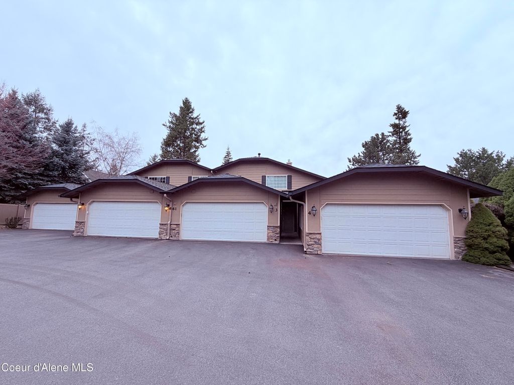 Photo of 10861 Canterbury Cv #APT 3, Hayden, ID 83835 (MLS # 26-3054)