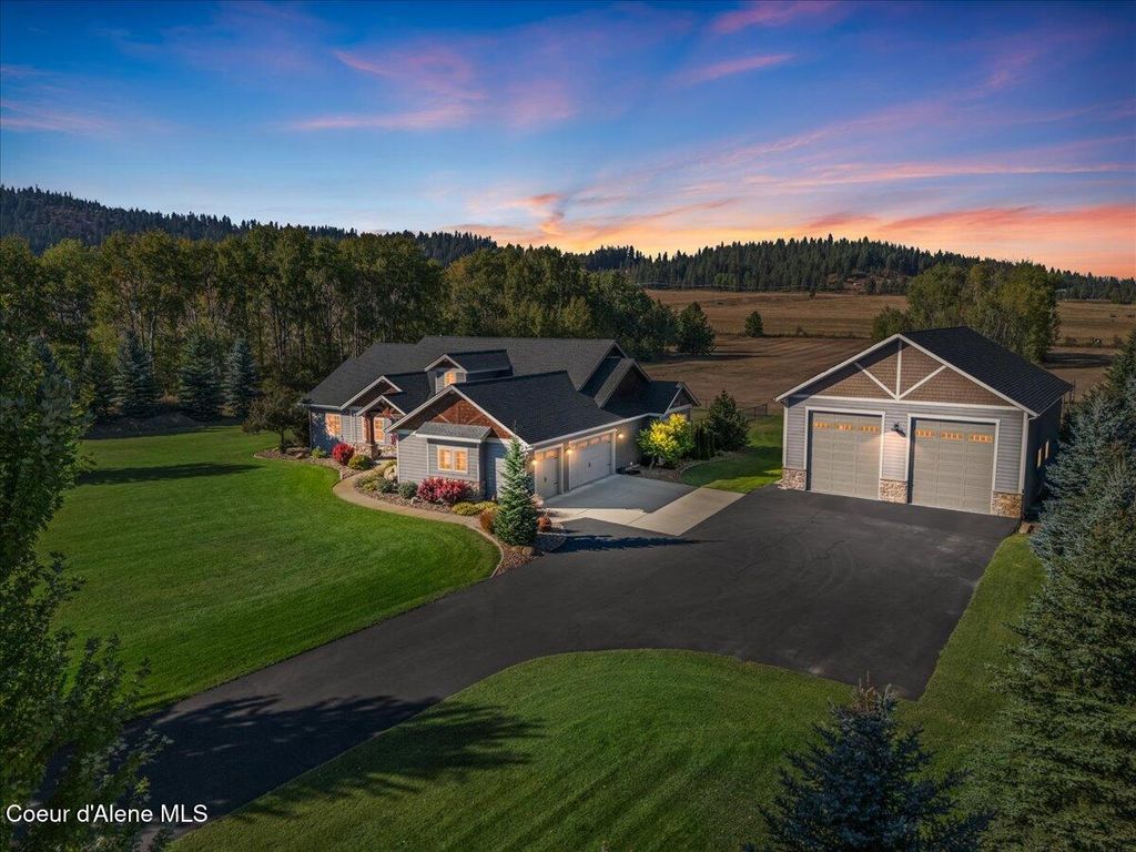 Photo of 5867 QUAKING ASPEN Dr, Coeur dAlene, ID 83814 (MLS # 25-9749)