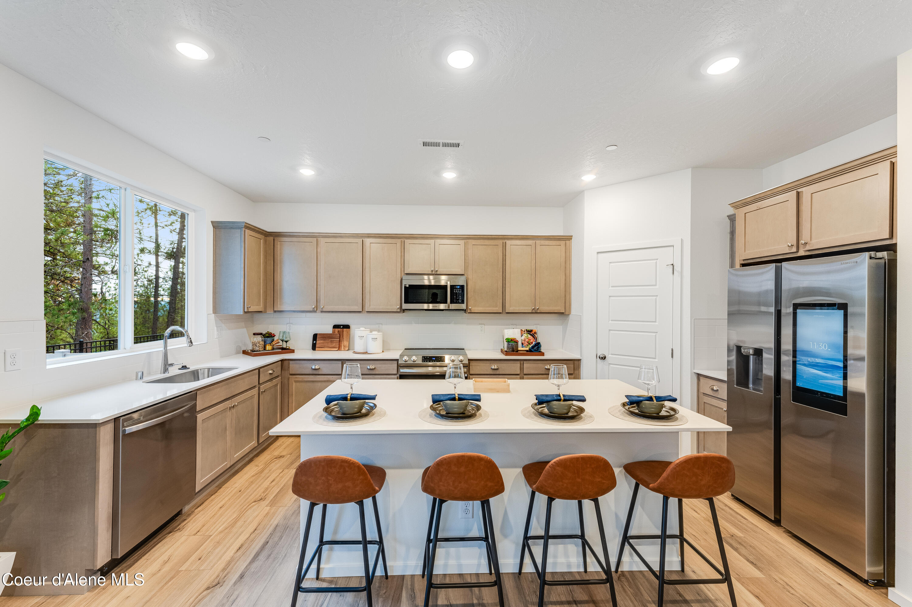 Hayden, Idaho 83835, United States, 3 Bedrooms Bedrooms, ,3 BathroomsBathrooms,Residential,Pending,18613