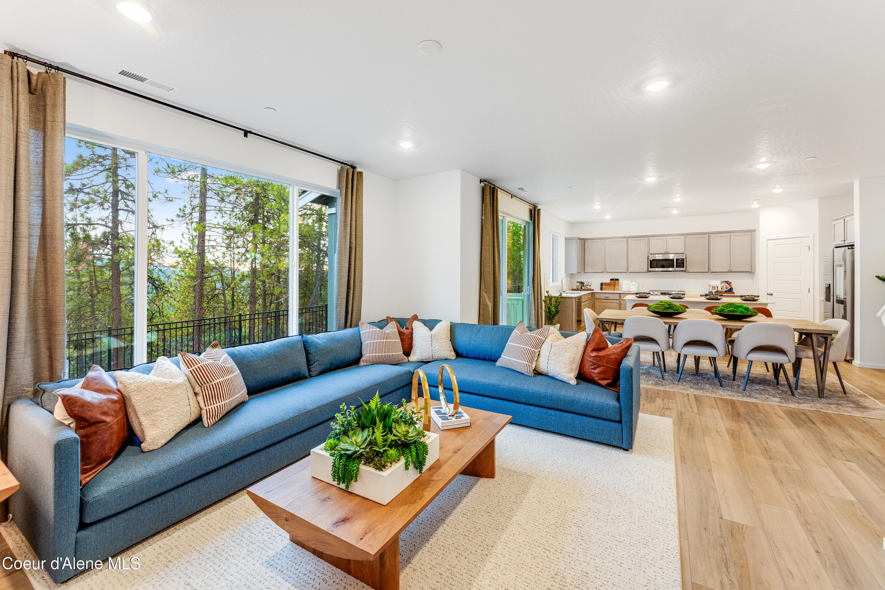 Hayden, Idaho 83835, United States, 3 Bedrooms Bedrooms, ,3 BathroomsBathrooms,Residential,Pending,18613