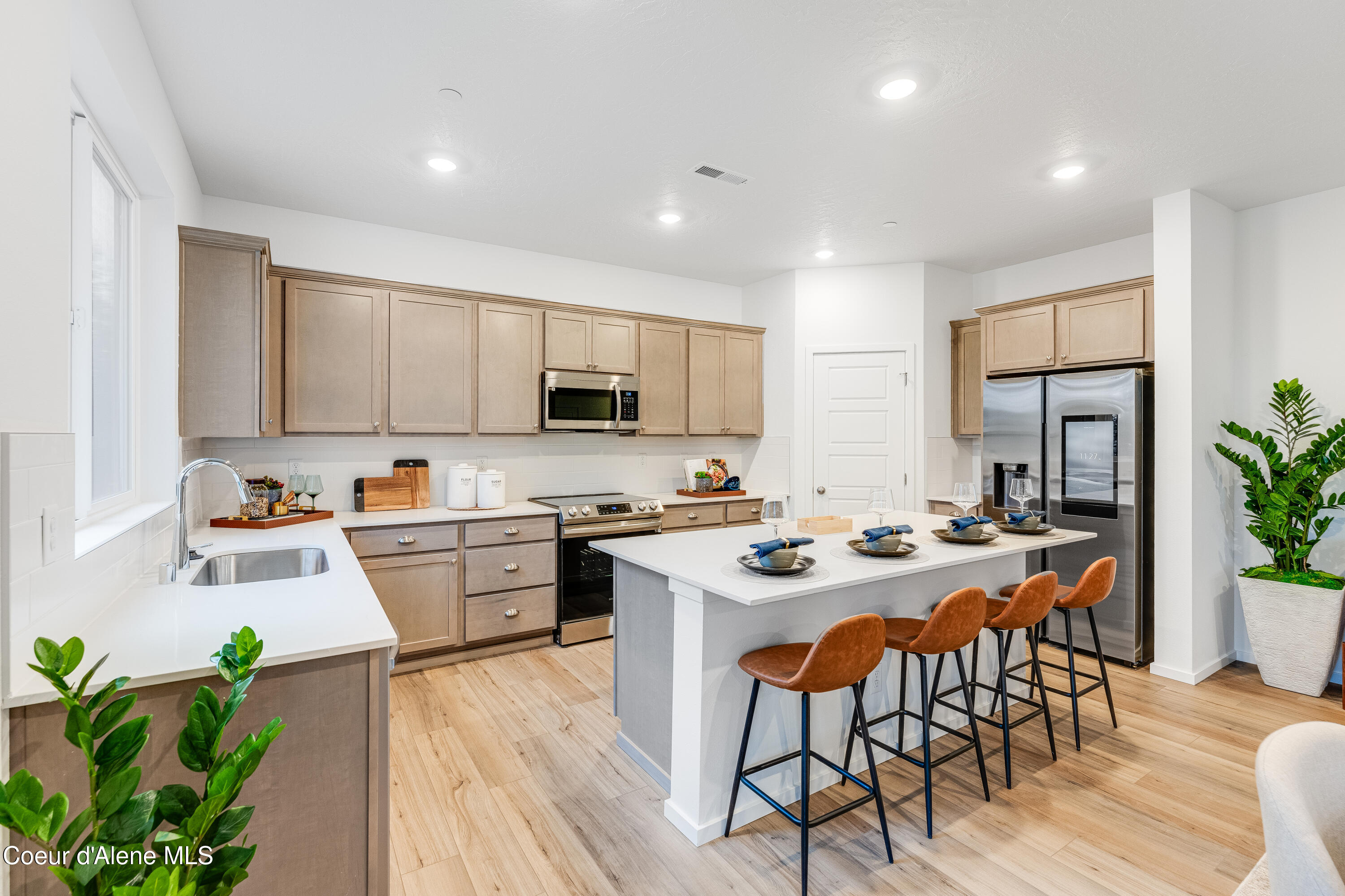 Hayden, Idaho 83835, United States, 3 Bedrooms Bedrooms, ,3 BathroomsBathrooms,Residential,Pending,18613