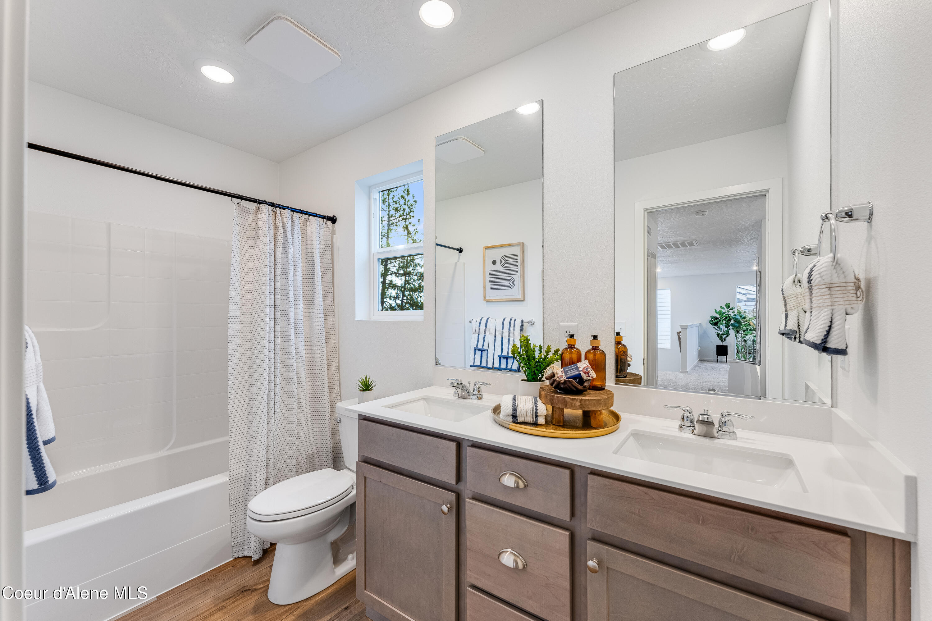 Hayden, Idaho 83835, United States, 3 Bedrooms Bedrooms, ,3 BathroomsBathrooms,Residential,Pending,18613