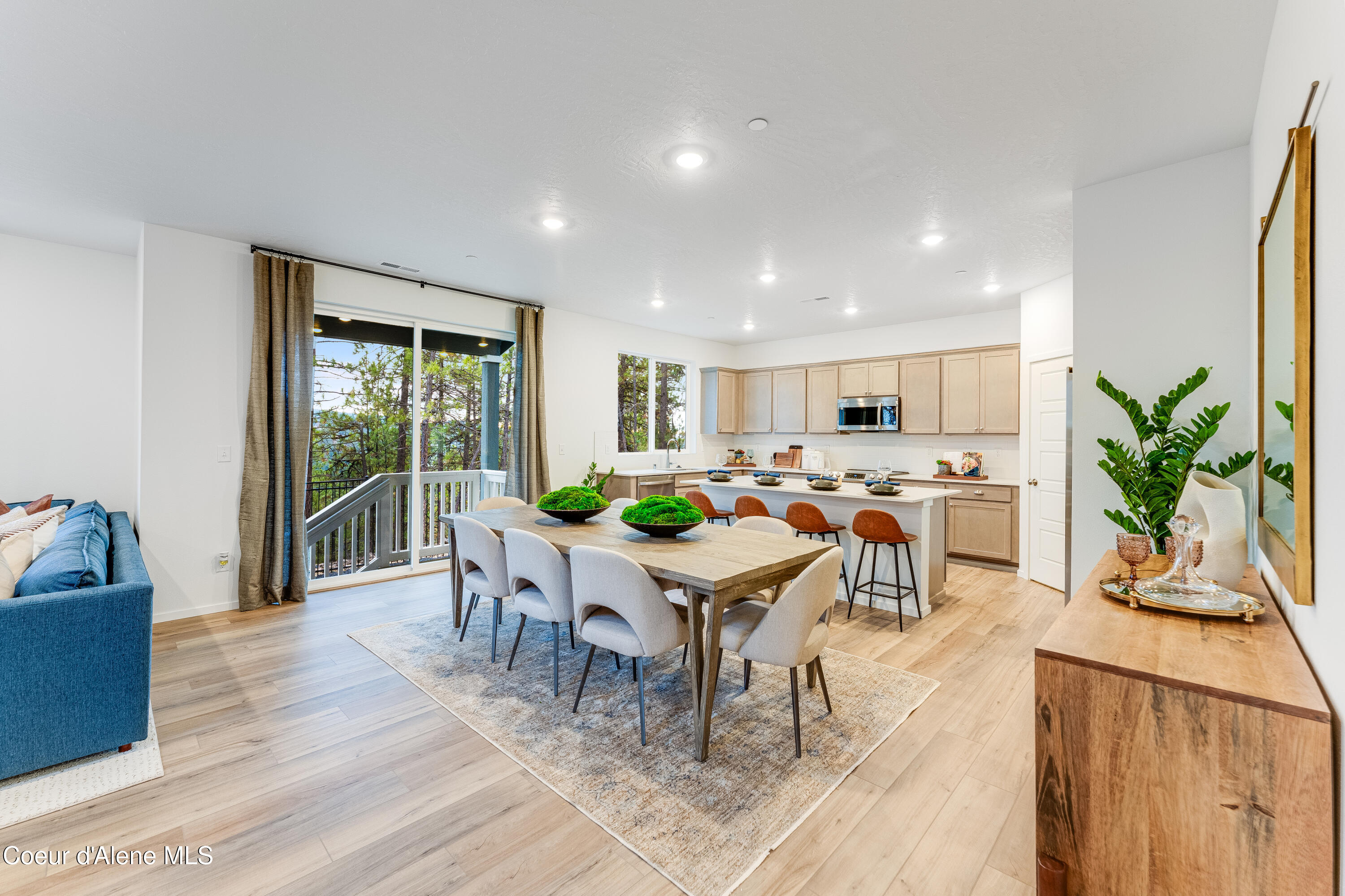 Hayden, Idaho 83835, United States, 3 Bedrooms Bedrooms, ,3 BathroomsBathrooms,Residential,Pending,18613