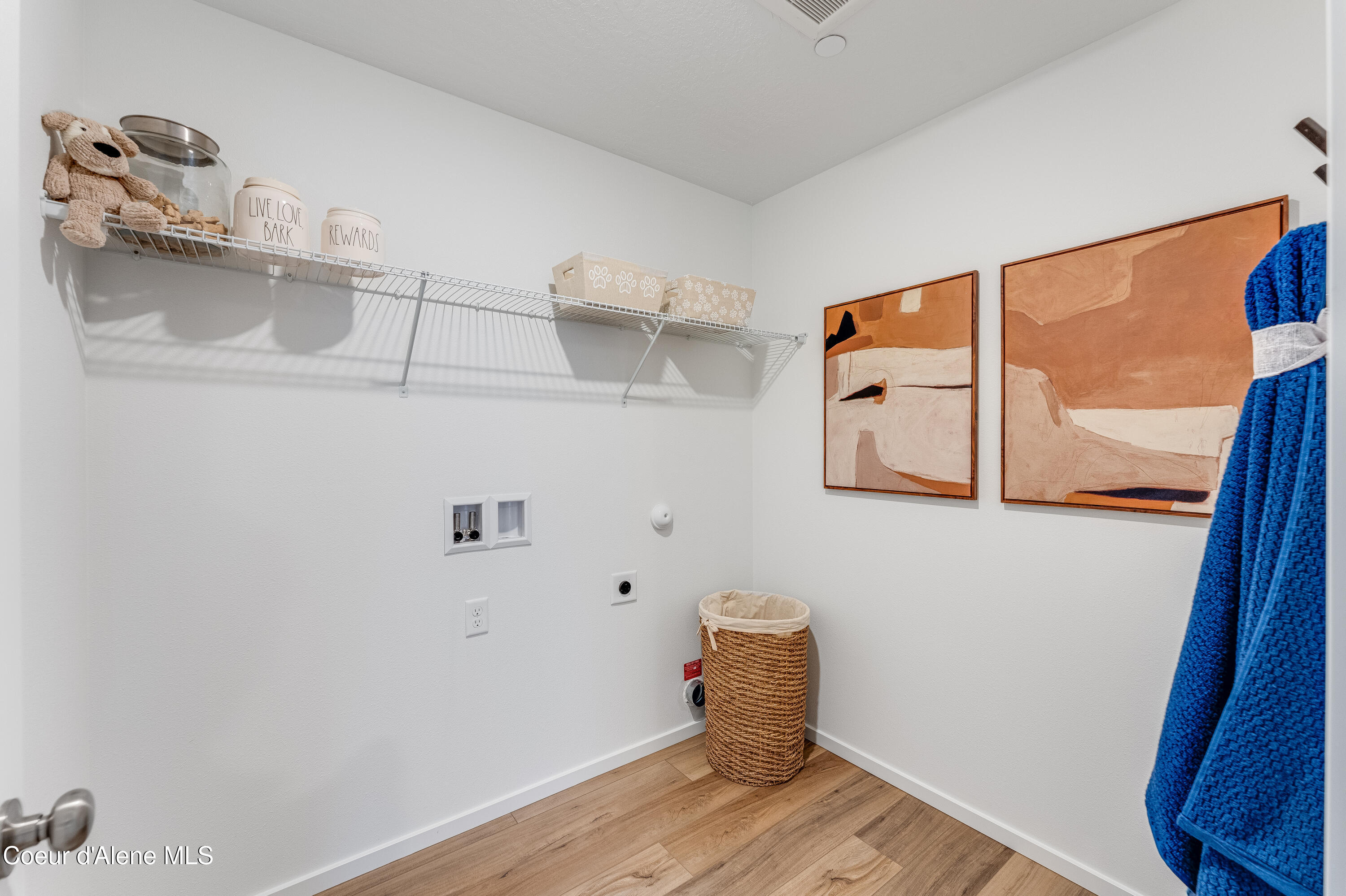 Hayden, Idaho 83835, United States, 3 Bedrooms Bedrooms, ,3 BathroomsBathrooms,Residential,Pending,18613