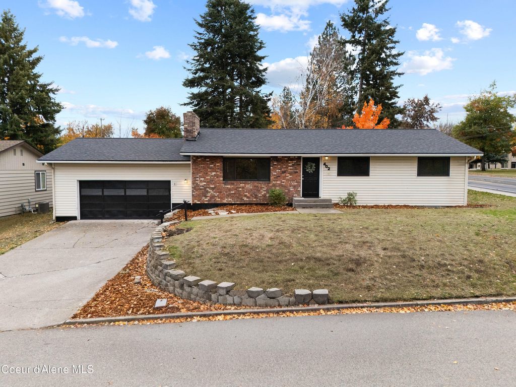 Photo of 402 SUNRISE Dr, Coeur dAlene, ID 83815 (MLS # 25-10629)