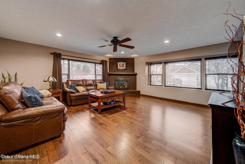 Hayden, Idaho 83835, United States, 3 Bedrooms Bedrooms, ,2 BathroomsBathrooms,Residential,Pending,55517