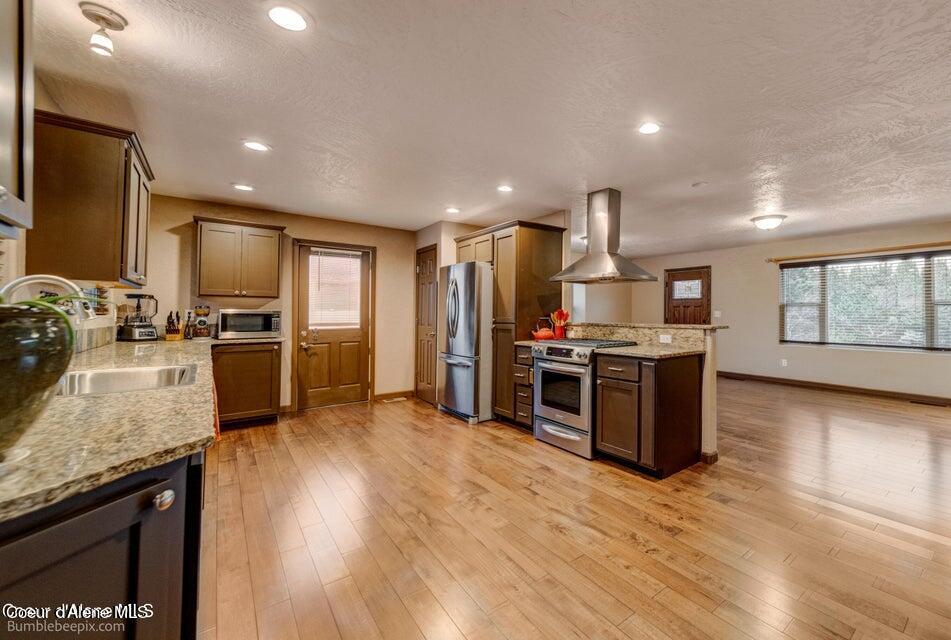 Hayden, Idaho 83835, United States, 3 Bedrooms Bedrooms, ,2 BathroomsBathrooms,Residential,Pending,55517