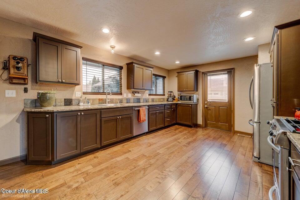 Hayden, Idaho 83835, United States, 3 Bedrooms Bedrooms, ,2 BathroomsBathrooms,Residential,Pending,55517