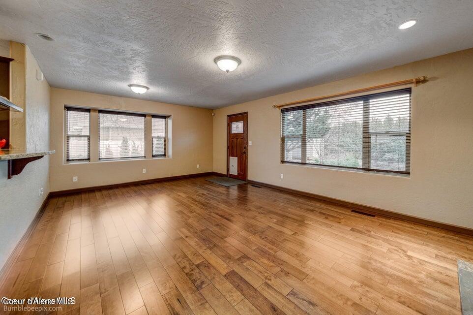 Hayden, Idaho 83835, United States, 3 Bedrooms Bedrooms, ,2 BathroomsBathrooms,Residential,Pending,55517