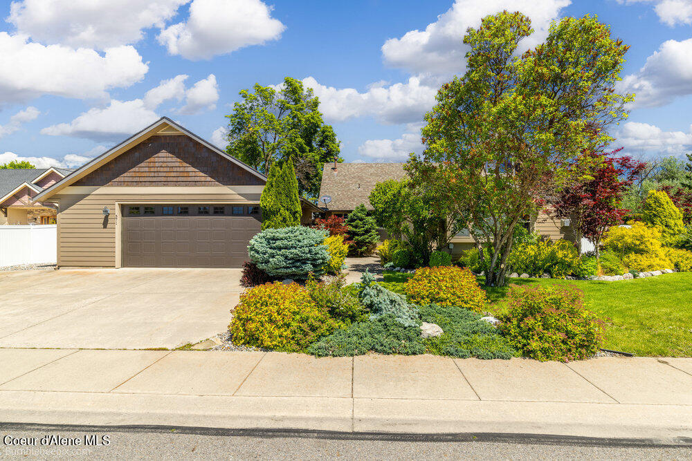 Hayden, Idaho 83835, United States, 3 Bedrooms Bedrooms, ,2 BathroomsBathrooms,Residential,Pending,55517