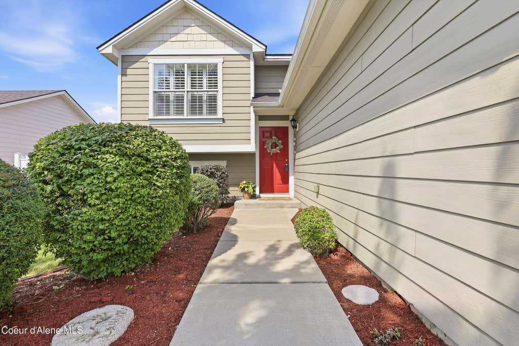 Photo of 5083 Citruswood DR, Post Falls, ID 83854 (MLS # 26-8801)