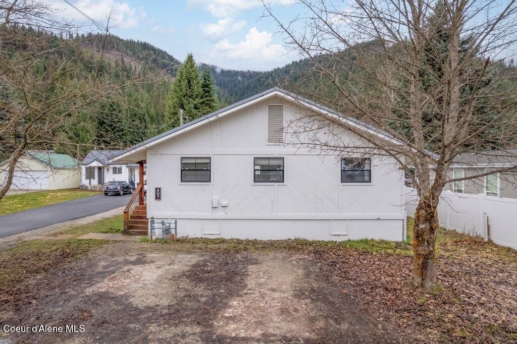 Photo of 807 Garden Ave, Osburn, ID 83849 (MLS # 26-3894)