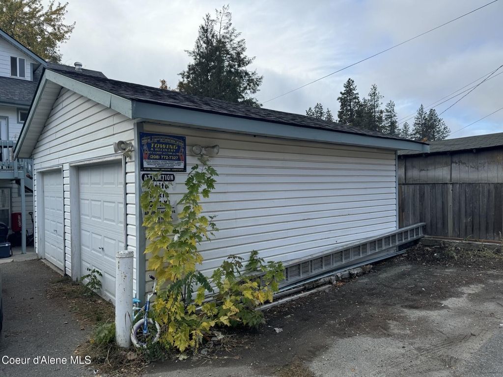 Photo of 307 E Mullan AVE, Post Falls, ID 83854 (MLS # 24-9987)