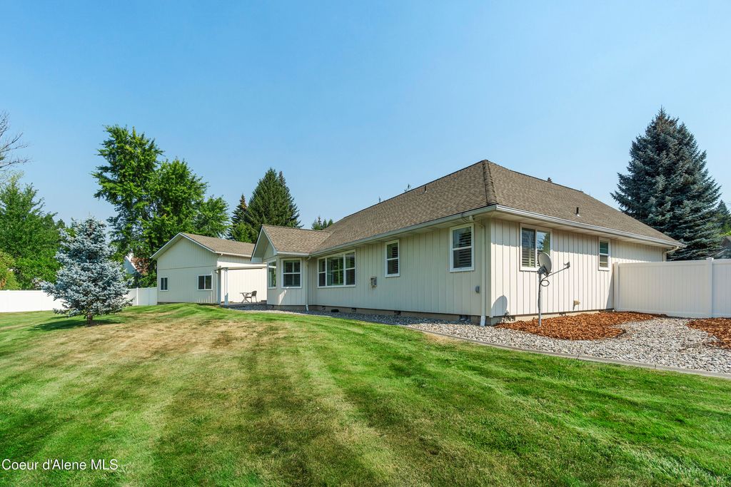 Photo of 11907 BLUE JAY Ct, Hayden, ID 83835 (MLS # 25-9186)
