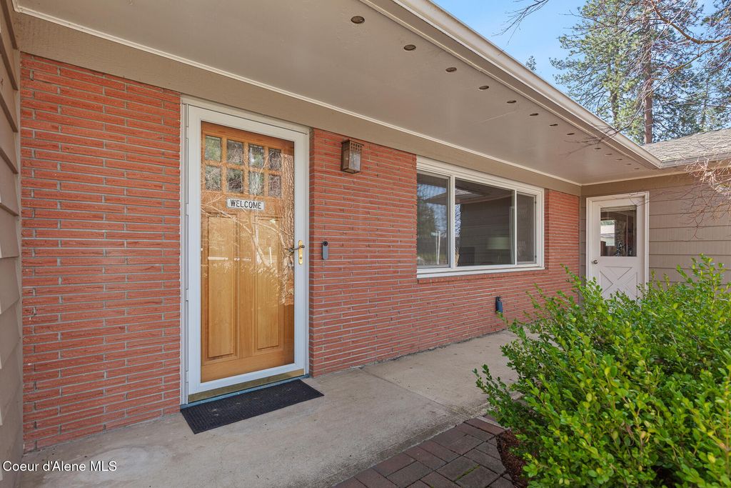 Photo of 102 Theresa Dr, Coeur dAlene, ID 83814 (MLS # 26-2810)