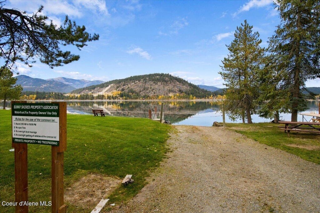 Photo of 320 Sunny Shores Shores, Sagle, ID 83860 (MLS # 26-10392)