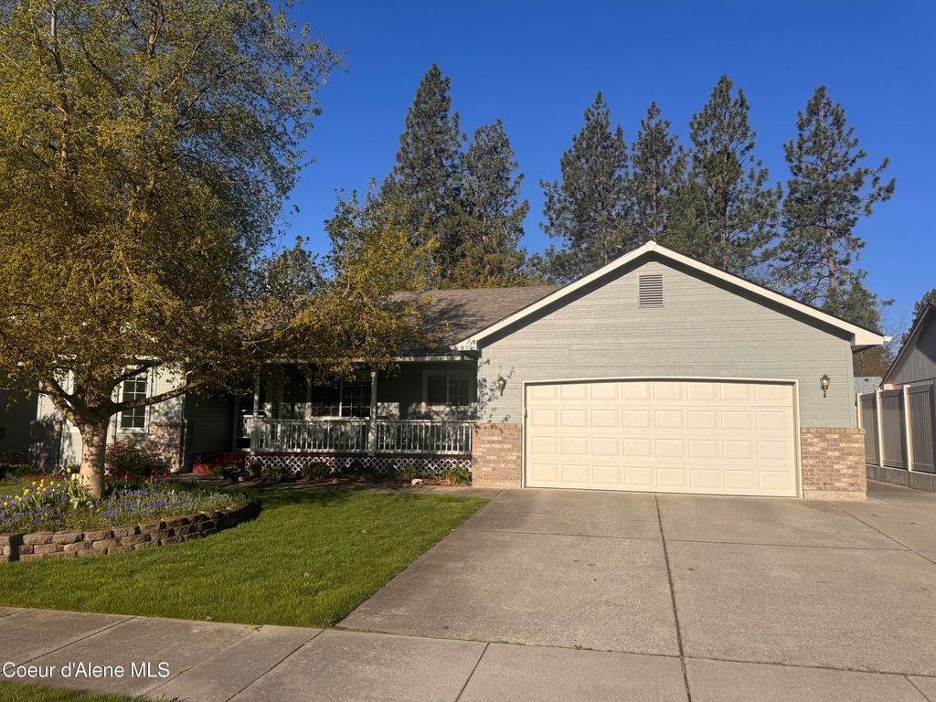 Photo of 2471 HENRY St, Post Falls, ID 83854 (MLS # 26-3909)