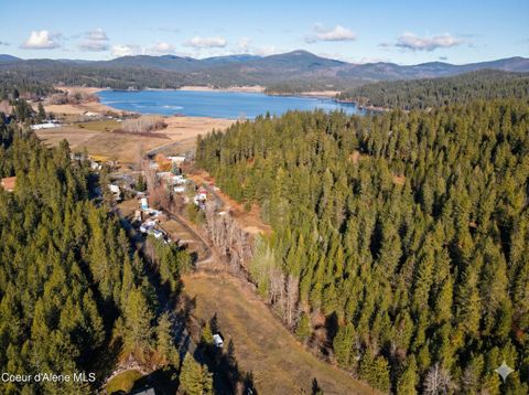 Photo of 10176 Cliff House Rd, Hauser, ID 83854 (MLS # 26-1312)