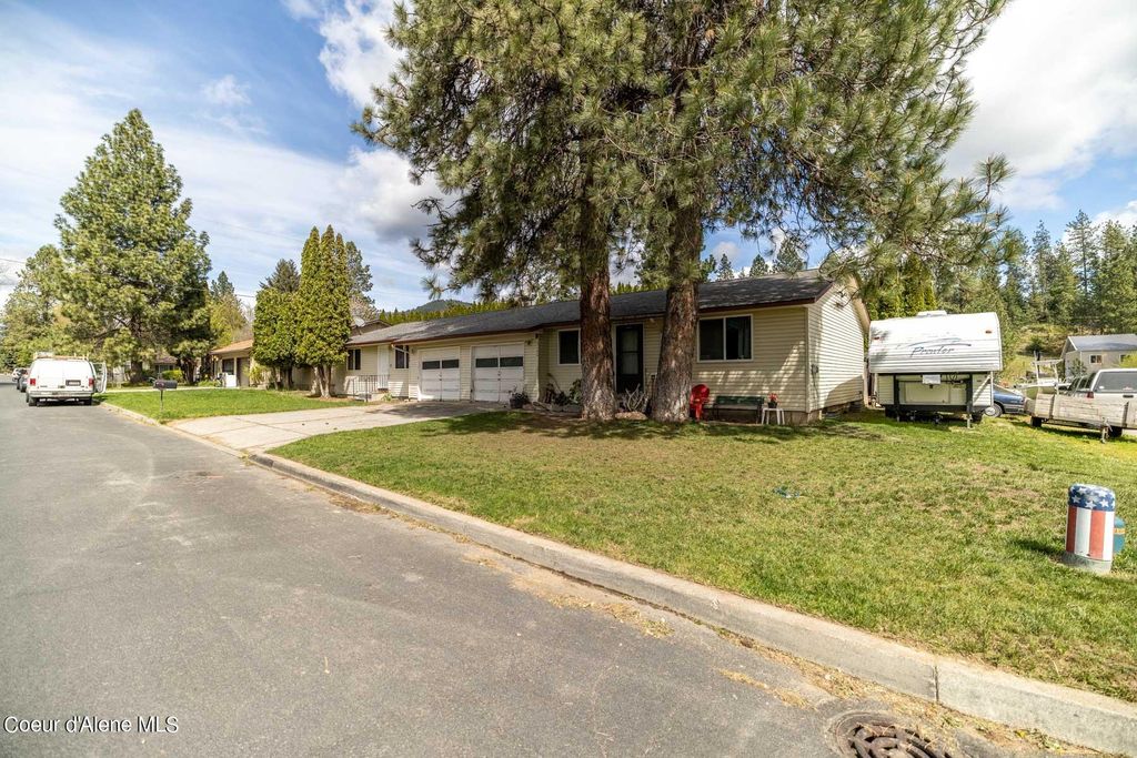 Photo of 3102 N 19th ST, Coeur dAlene, ID 83814 (MLS # 24-3825)