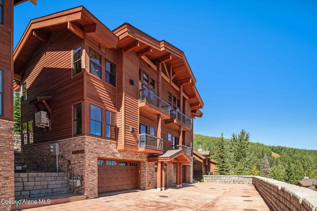 Photo of 42 Olaf Ct, Sandpoint, ID 83864 (MLS # 25-4395)