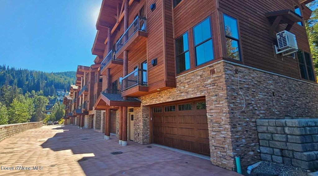 Photo of 42 Olaf Ct, Sandpoint, ID 83864 (MLS # 25-4395)