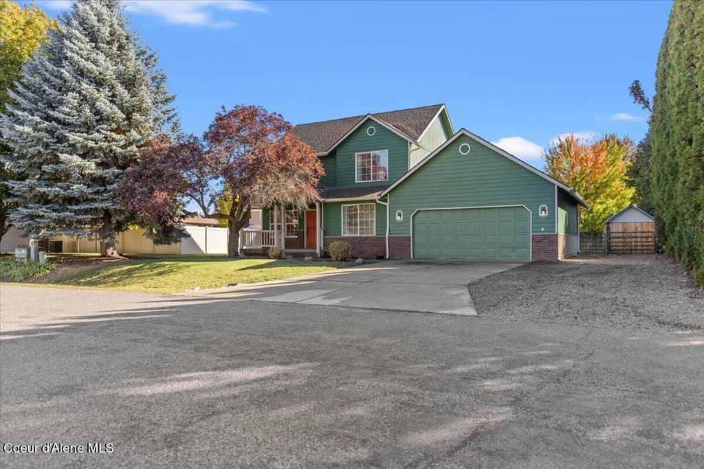 Photo of 8698 WOODVINE Dr, Hayden, ID 83835 (MLS # 25-10208)