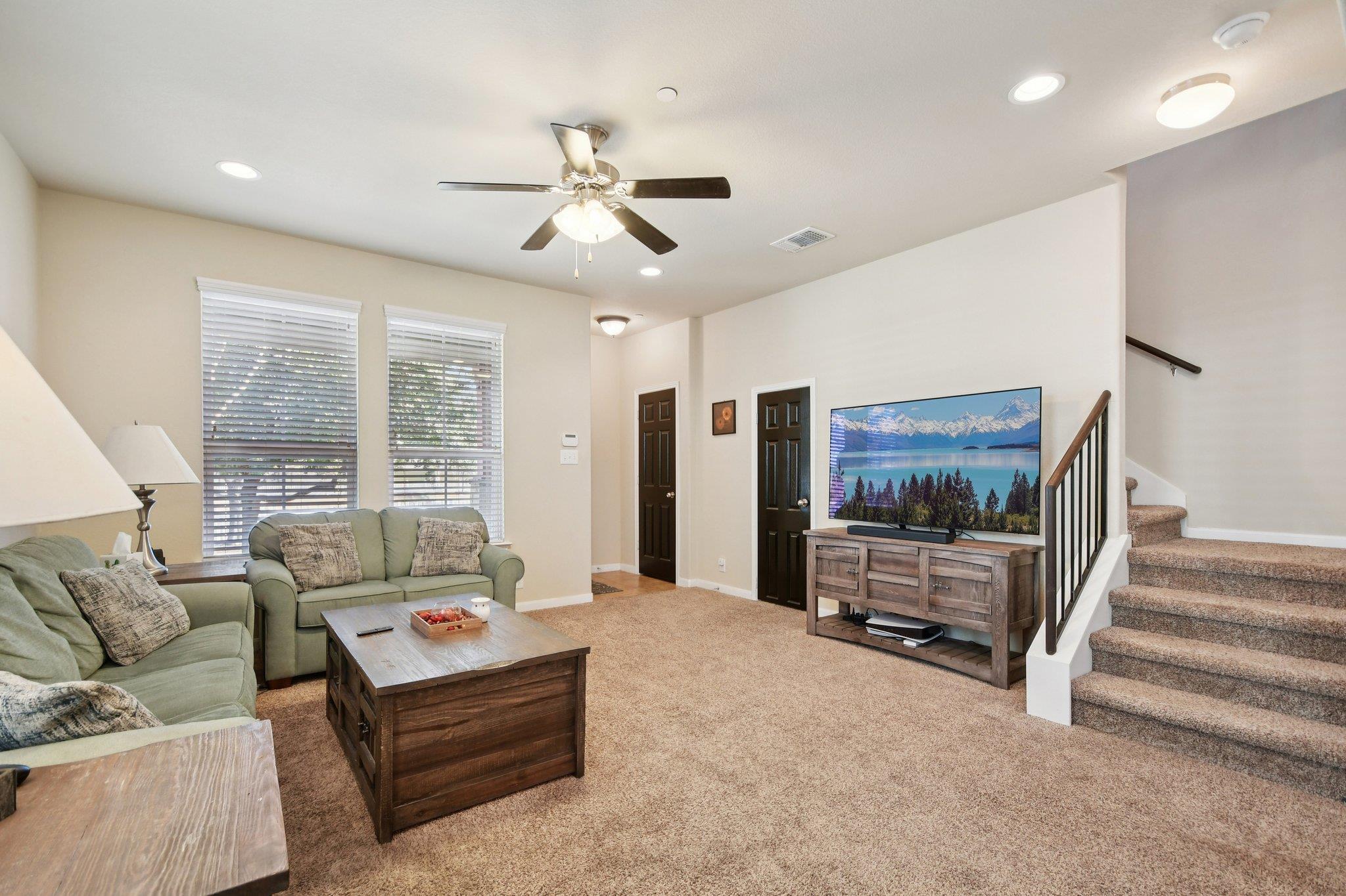 616 Lookout Tree LN