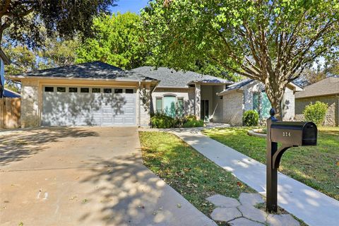 324 Meadowlakes DR Meadowlakes TX 78654