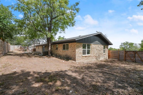 Tiny photo for 11704 Indianhead DR, Austin, TX 78753 (MLS # 3172886)