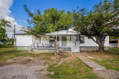 A home in Del Valle