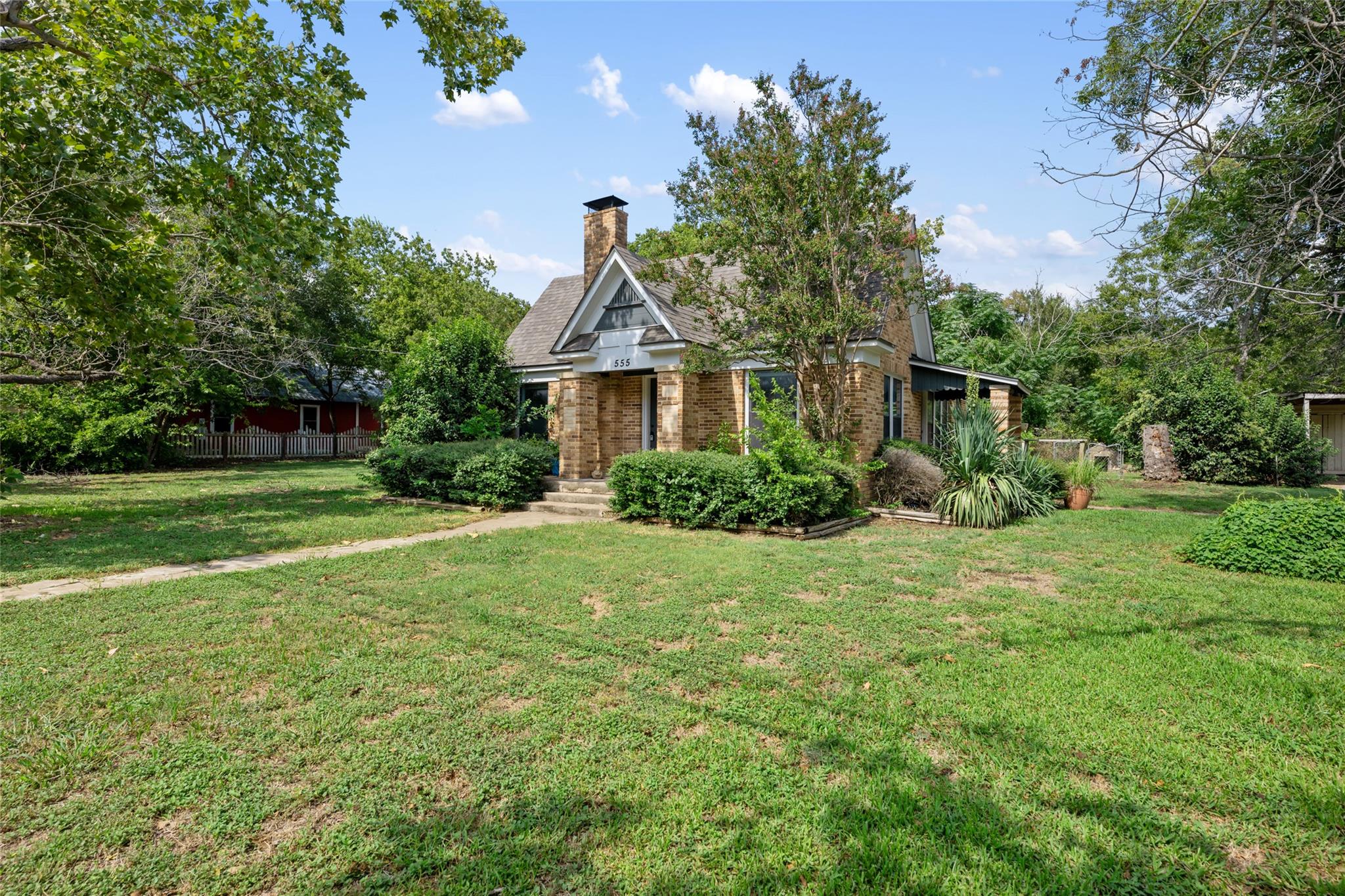 555 Hopewell RD